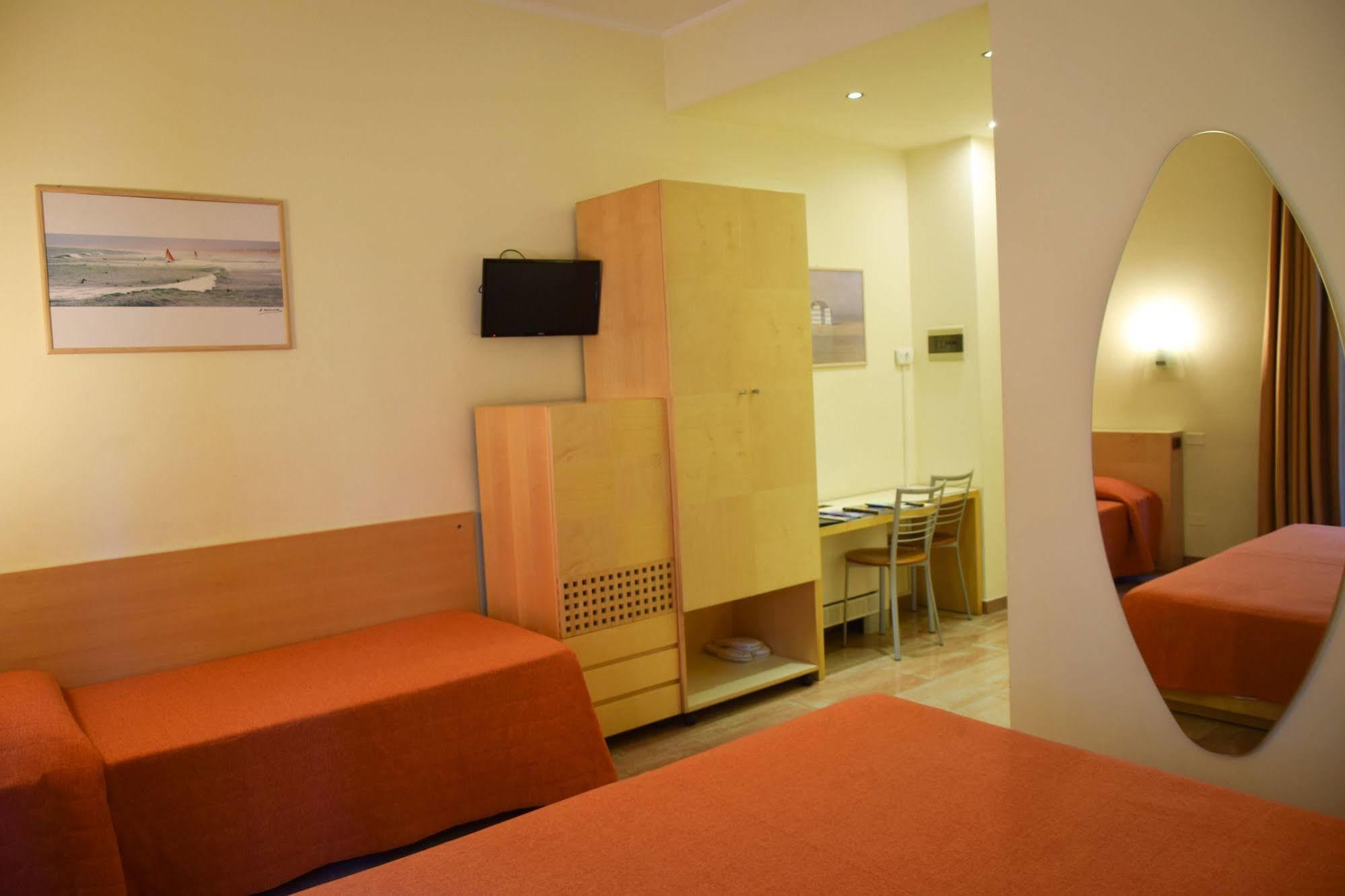Hotel Losanna Milan Exterior photo