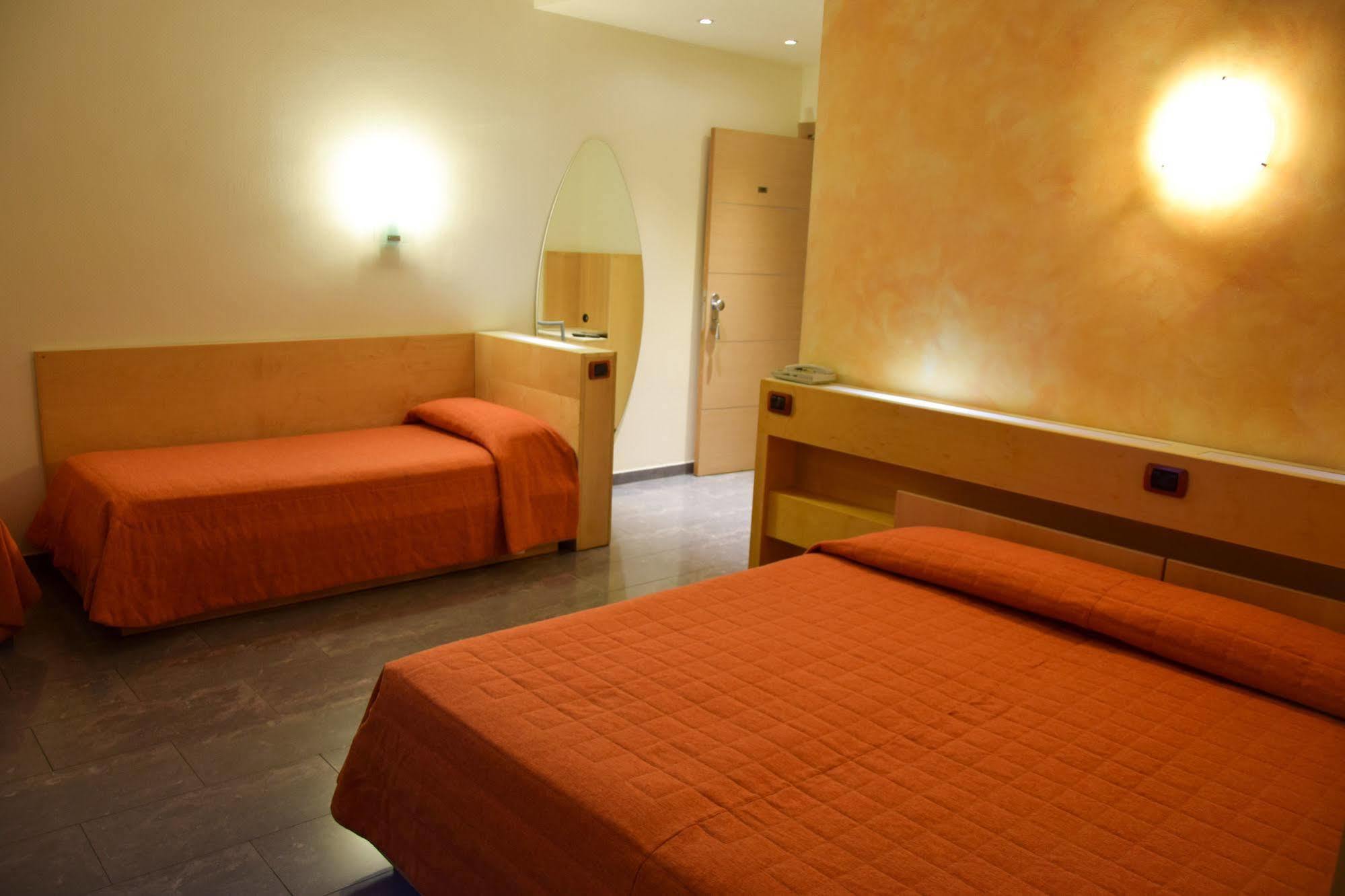 Hotel Losanna Milan Exterior photo