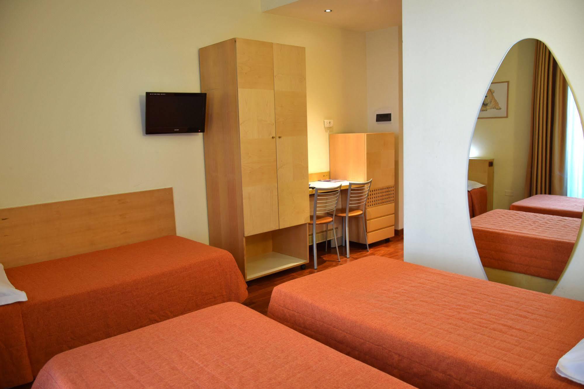 Hotel Losanna Milan Exterior photo
