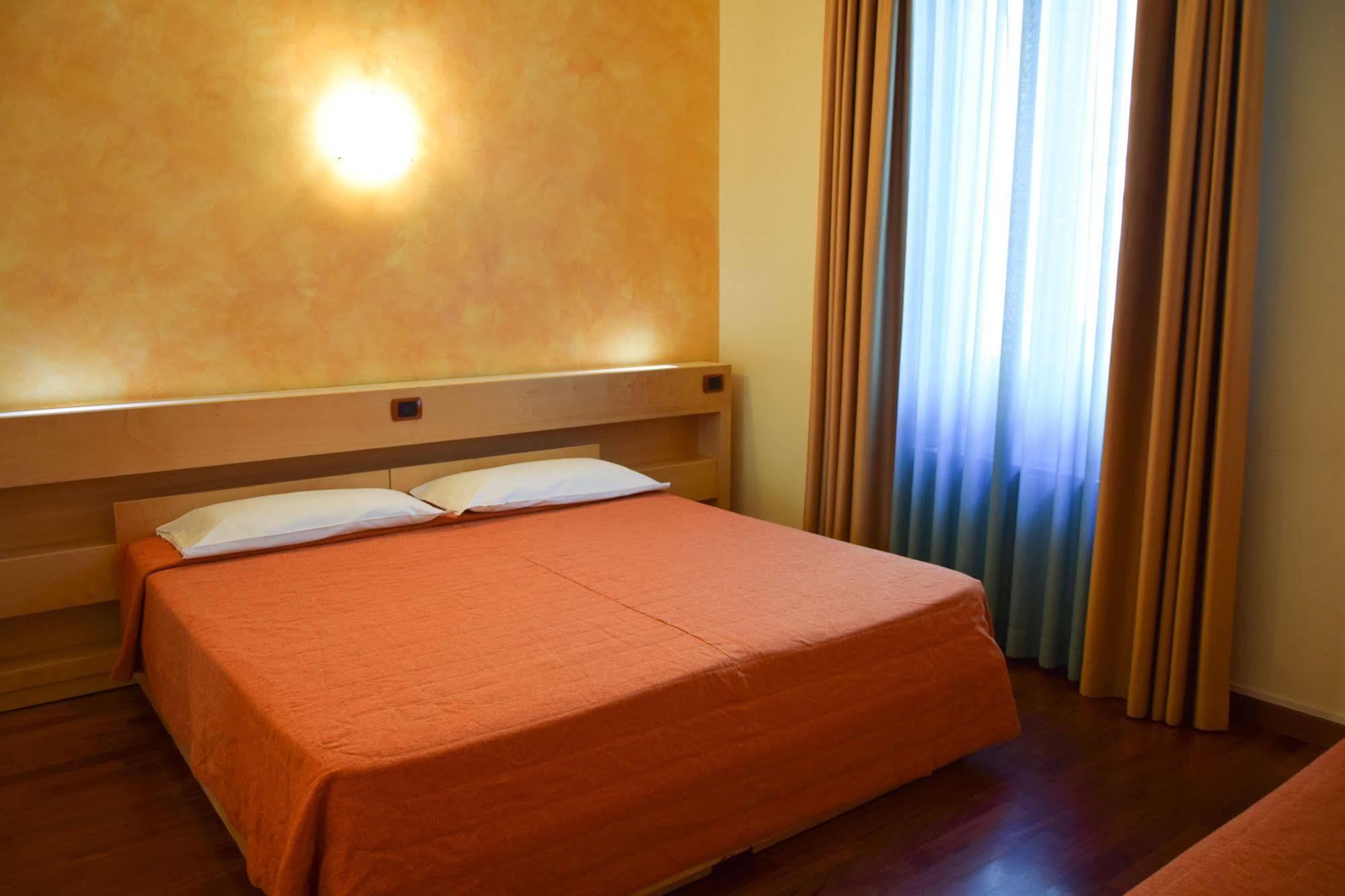 Hotel Losanna Milan Exterior photo