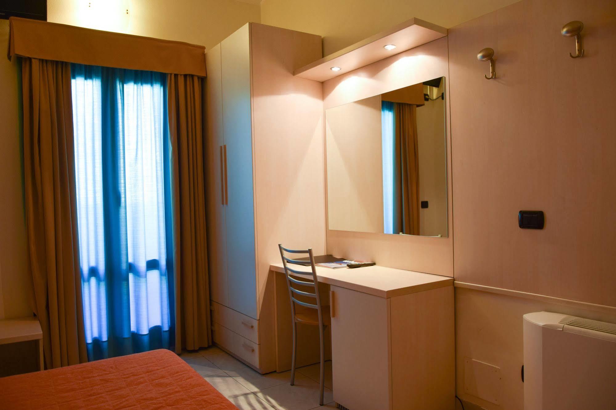 Hotel Losanna Milan Exterior photo