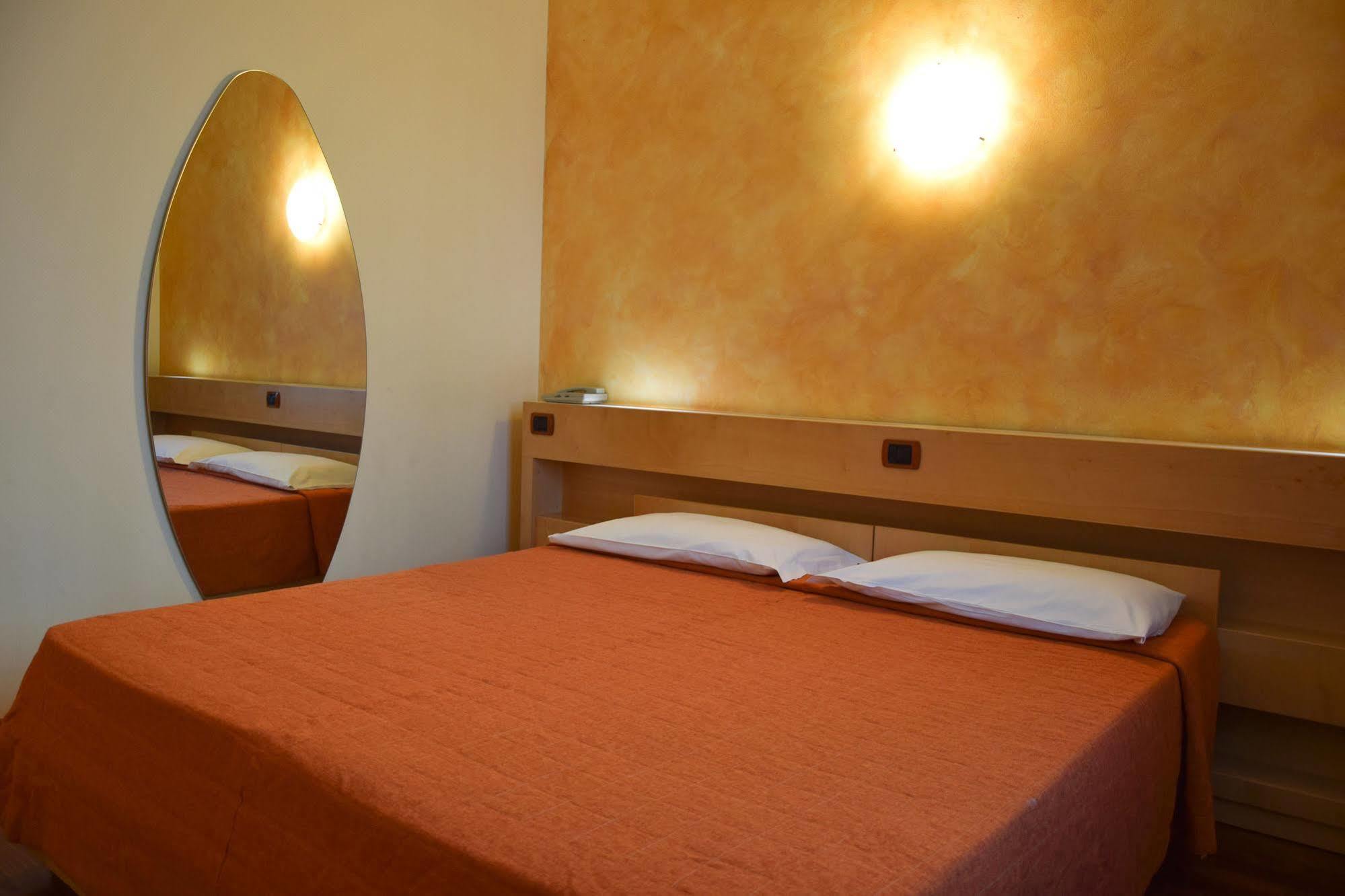 Hotel Losanna Milan Exterior photo